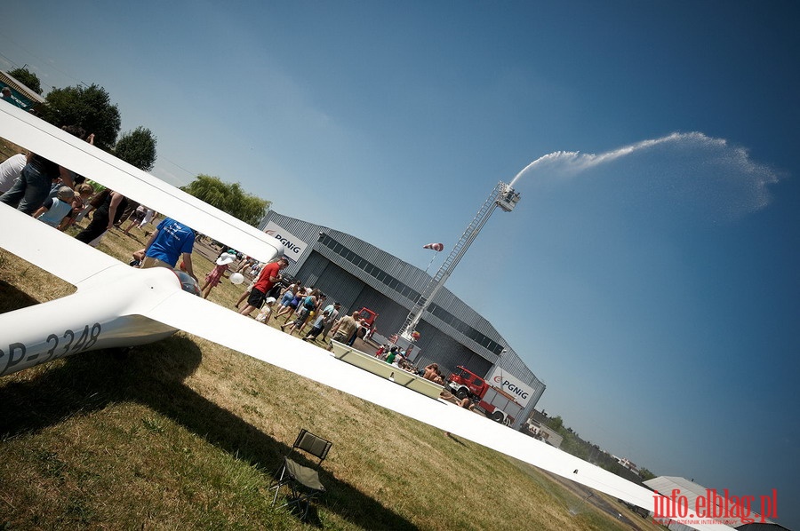 Lotniczy Festyn Rodzinny 2010 na elblskim lotnisku, fot. 82