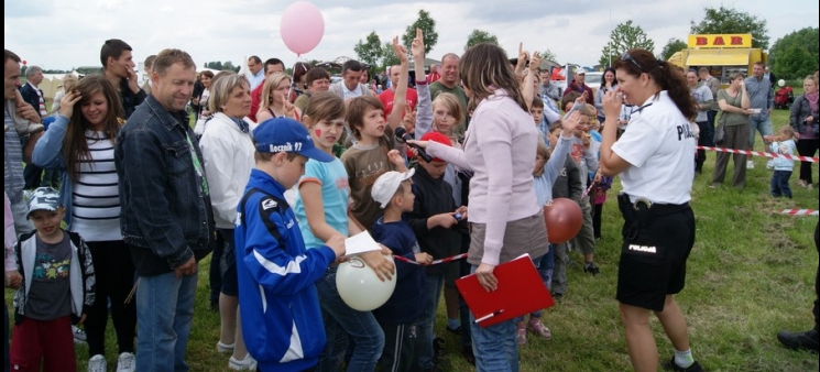 Przyjemnie i ciekawie czyli dzieciaki na lotnisku