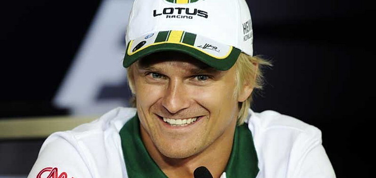 Heikki Kovalainen zagra w golfa na pasckim polu