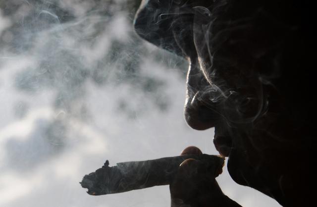 Pose Penkalski o legalizacji marihuany: Dwa razy zapaliem, ale to nie dla mnie, jednak pastwo moe na niej zarobi