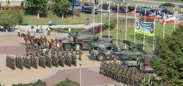 Sdziwa staruszka w kwiecie wieku, czyli 93 rocznica powstania 16 Pomorskiej Dywizji Zmechanizowanej - zobacz film