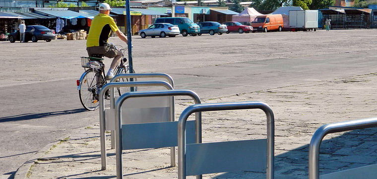 Rozpoczyna si gosowanie na lokalizacj stojakw rowerowych w miecie