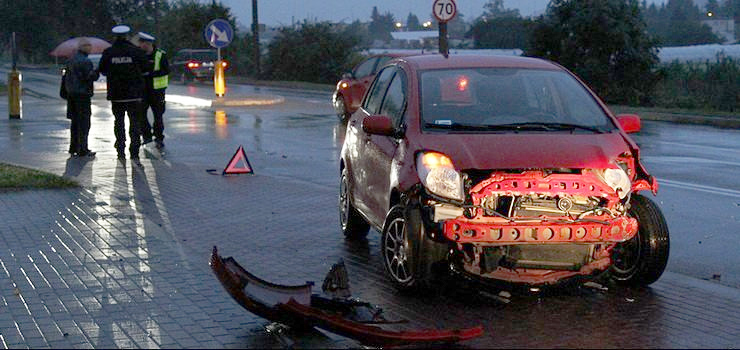 Kolizja na ul. Grunwaldzkiej. Uczestnik wypadku odjecha z miejsca zdarzenia