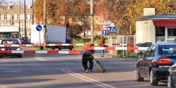 Uwaaj na przejazdach kolejowych. Tam dochodzi do tragedii