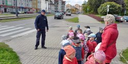 Priorytet pracy dzielnicowego  to bycie dzi policjantem pierwszego kontaktu