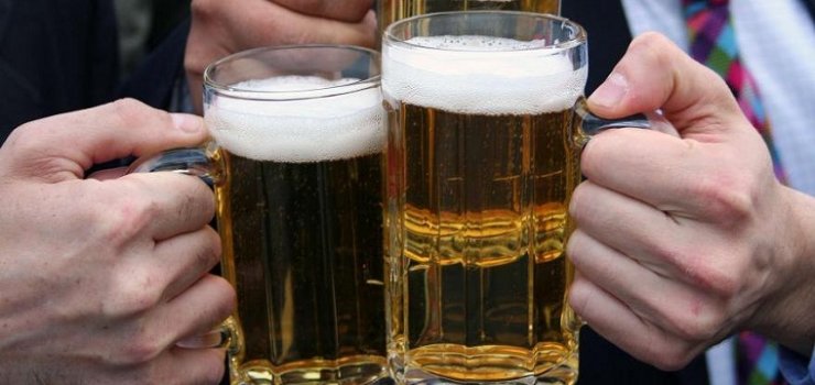 Miasto chce wydawa mniej koncesji na alkohol, prezydent na otwarciu Specjal Pubu. Dysonans zbyt racy?