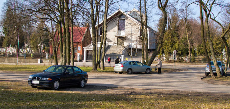 "Dziki" parking na Agrykola. O miejsca postojowe z prawdziwego zdarzenia bdzie tu trudno