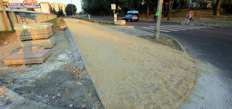 Ulice Odrodzenia i Grottgera zyskają nowe chodniki. Prace już trwają