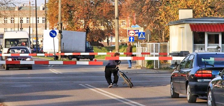 Bd utrudnienia na Lotniczej z powodu naprawy przejazdu kolejowego