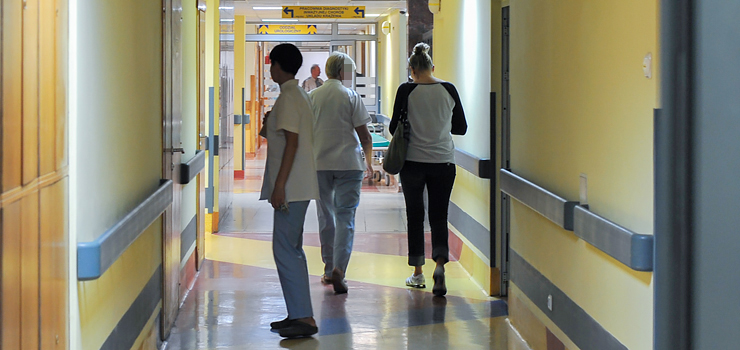 "Podwyżka o 1 zł to ok. 1 mln zł rocznie dla szpitala. Pielęgniarki chcą zarabiać o 1500 zł więcej"