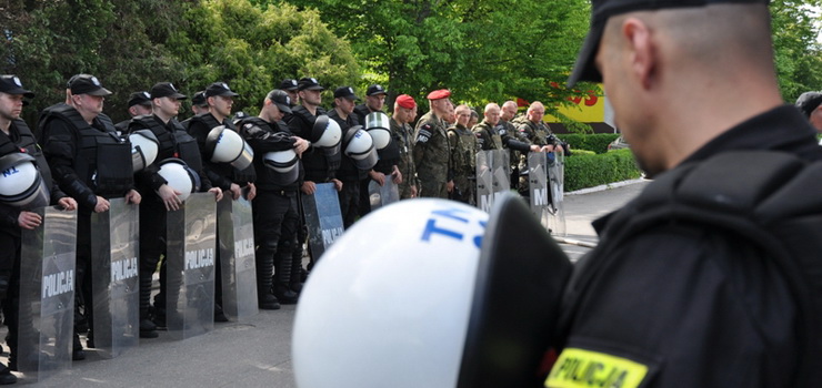 Policjanci wiczyli zabezpieczanie imprezy masowej na stadionie przy ul. Agrykola