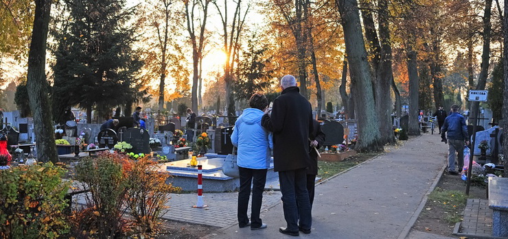 Wszystkich witych to dzie zadumy, obchodzony w ciszy i skupieniu