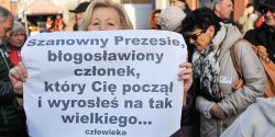 „Bdziemy czynnie sprzeciwia si takiemu dziaaniu PiS”. Elblanie licznie wzili udzia w manifestacji KOD