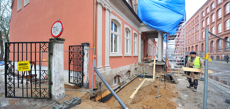 Tajemnicza inwestycja na Stoczniowej. Jański milczy i odwleka zakończenie renowacji pałacyku