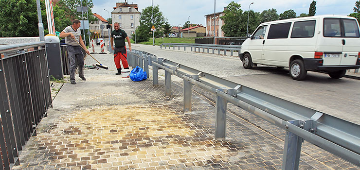 W padzierniku koczy si gwarancja. Jak rozwiza problem pkajcego mostu? 