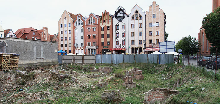 Działka na rogu Rzeźnickiej i Starego Rynku ma nowego właściciela. Kiedy ruszy budowa kamienic?