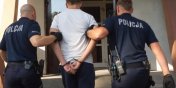 Ucieka przed policjantami i ugrzz na mokradach