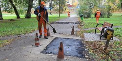 Alejki w Parku Traugutta poatano. To wystarczy, aby si nie potyka co krok?