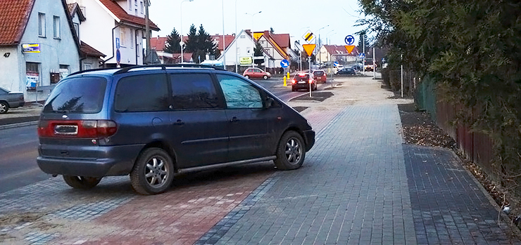 Elblscy mistrzowie parkowania - stawiaj samochody tam, gdzie nie powinni!