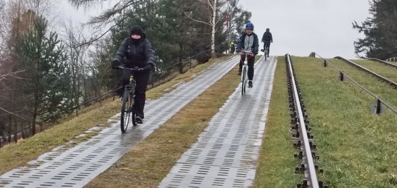 Rowerzyci podziwiali uroki Kanau Elblskiego