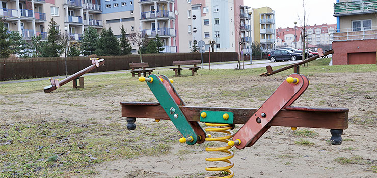 Potrzebny projekt placu zabaw przy ul. yrardowskiej
