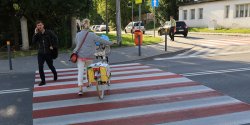 Przejcia dla pieszych zbyt patriotyczne. „To jest politycznie niepoprawne, by wyciera buty o flag pastwow”