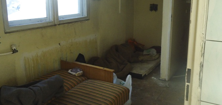 Tak mieszkają niektórzy elblążanie. "Niestety większość nie chce przyjąć żadnej pomocy" - zobacz zdjęcia