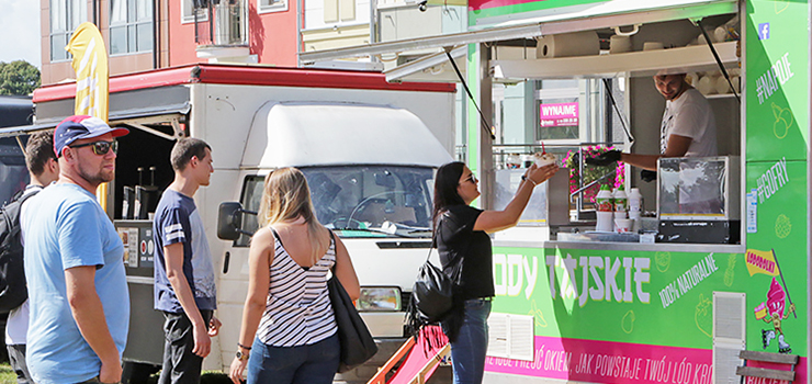 Do Elblga przyjechao 15 Food Truckw - zobacz zdjcia