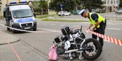 Wypadek motocyklisty z toyot. „Mczyzna jest w do powanym stanie”