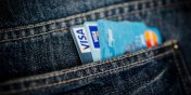 Visa i Mastercard zwikszaj limit patnoci bezdotykowych do 100 z