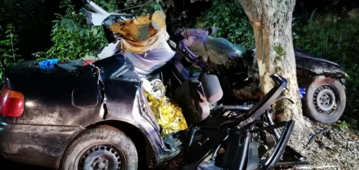 Tragiczny wypadek pod Braniewem. Nie yje 18-latek. Kierowca i modzi pasaerowie w szpitalu - zobacz zdjcia