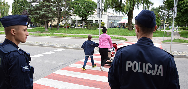 Elbląg: Policjanci na przejściach dla pieszych przy szkołach