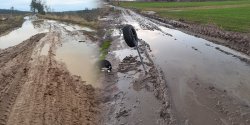 Rodzina prosi gmin o remont drogi. Burmistrz: Powinnimy okazywa sobie wicej zrozumienia