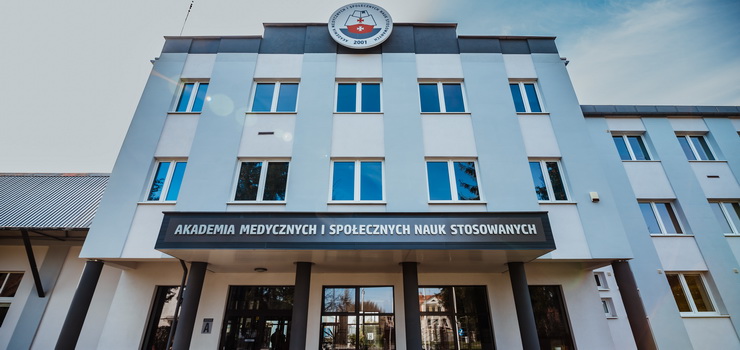 Akademia Medycznych i Społecznych Nauk Stosowanych – Twoja przepustka do zawodowego sukcesu!