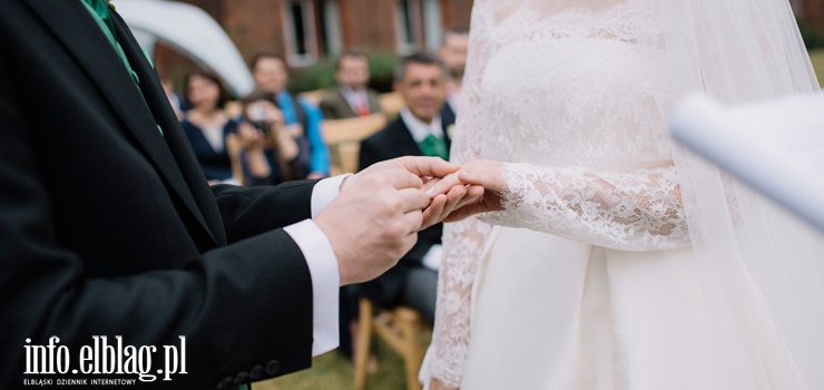 Coraz mniej elblążan decyduje się na ślub kościelny? "Tak źle do tej pory nie było"