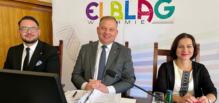 Prezydent Elbląga z absolutorium i wotum zaufania. Tak jednogłośnie zdecydowali radni