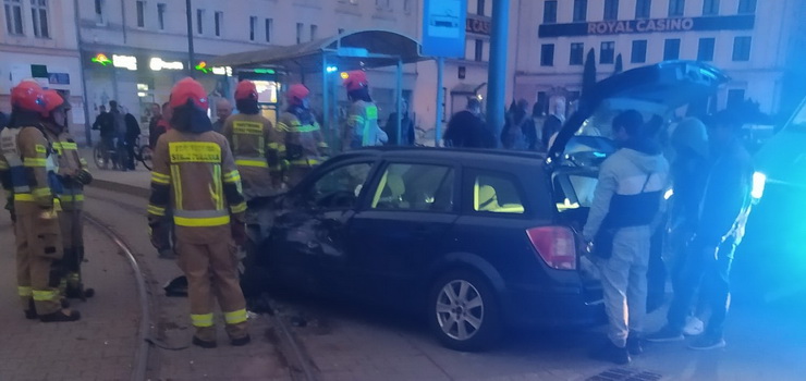 Uwaga! Utrudnienia przy pl. Sowiaskim, samochd zderzy si z tramwajem