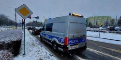 Kolizja karetki pogotowia. Na drogach lisko, policja apeluje o ostron jazd