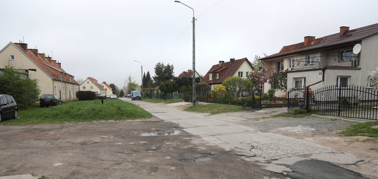 Radna: Mieszkańcy wielokrotnie zgłaszali ten problem. Wszystko kończyło się obietnicami bez pokrycia