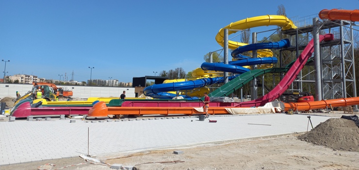 Elbląg: Budowa kąpieliska idzie zgodnie z planem? W maju powinny ruszyć testy, a baseny zostać napełnione wodą