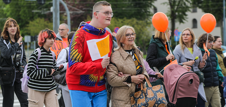 Elbląg nadaje TON. Przemarszem rozpoczął się Tydzień Osób Niepełnosprawnych (zdjęcia)