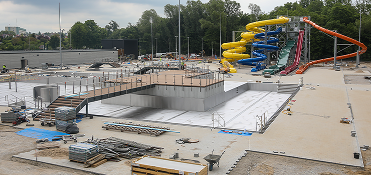 Budowa kąpieliska na ostatniej prostej. Zobacz zdjęcia