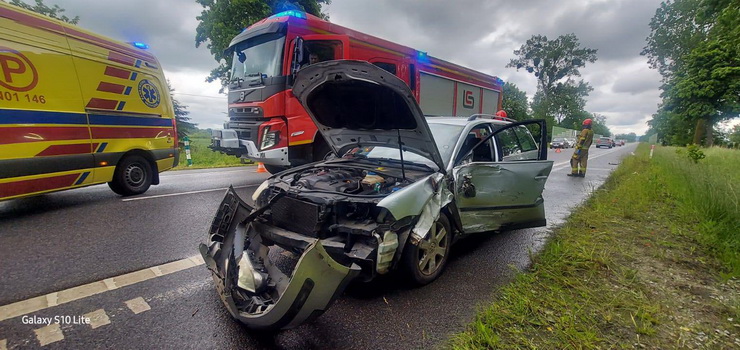 Kolizja autobusu z samochodem