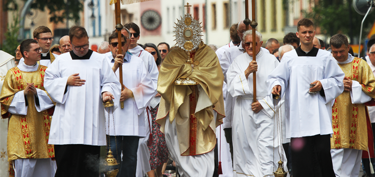 Boże Ciało w Elblągu. Wierni przejdą dziś ulicami miasta