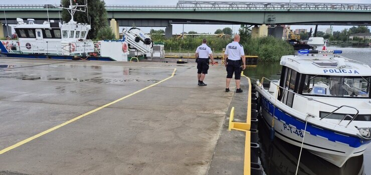 Pijany 66-letni mężczyzna zatrzymany przez policjantów z patrolu wodnego.
