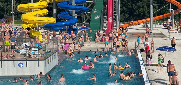 Nie wejdziesz do parku wodnego Dolinka! "Osiągnęliśmy limit 1900 osób"