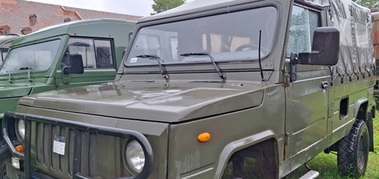 Honkery, autobus i sprzęt sportowy. Wojsko wietrzy magazyny – ogłoszono przetarg