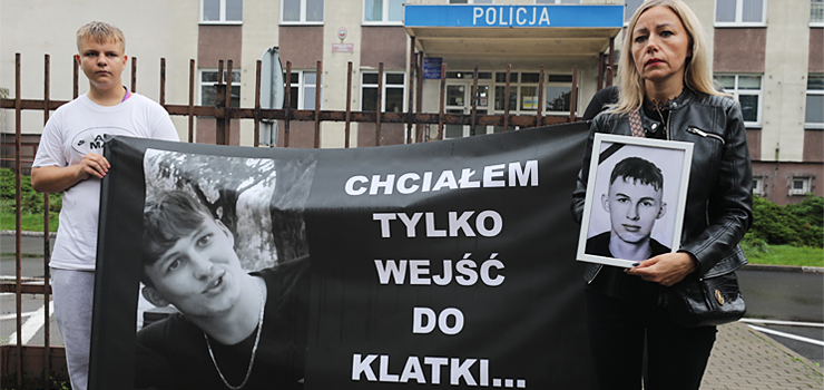 "Zabrali mi jedynego syna". Marsz milczenia po tragicznej śmierci 19-latka (zobacz zdjęcia)