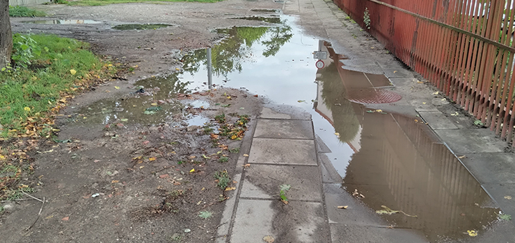 Ul. Słowackiego nie jest odwodniona. „Zalewana jest nie tylko jezdnia, ale również garaże i piwnice ”
