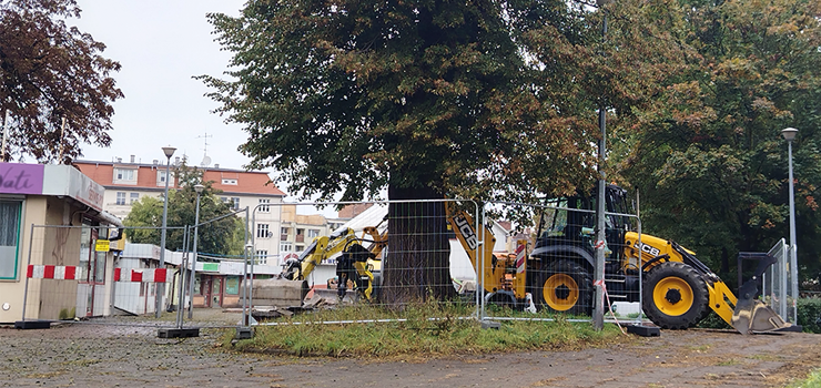 Rozpoczęły się prace w miasteczku handlowym przy czołgu